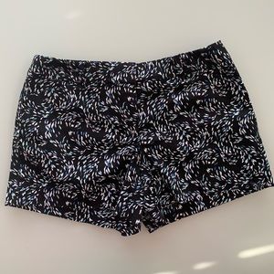 WHITE HOUSE BLACK MARKET shorts sz 12
